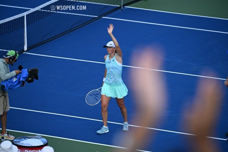 也顯示出他 也顯示出他