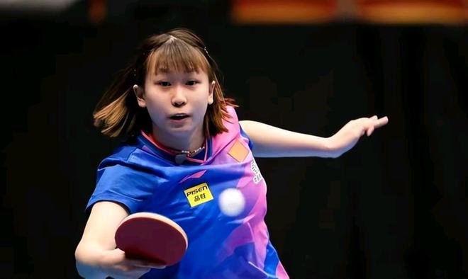 她是本届比 她是本届比