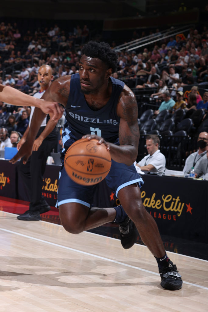 康报告中 康报告中